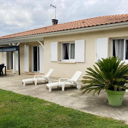 Maison Familiale Avec Jardin De 1500M2 Saint-Genes-de-Fronsac Экстерьер фото