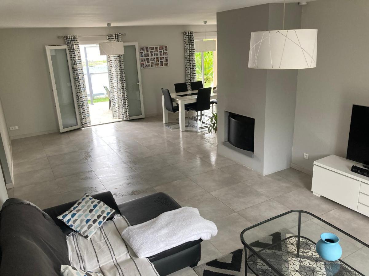 Maison Familiale Avec Jardin De 1500M2 Saint-Genes-de-Fronsac Экстерьер фото