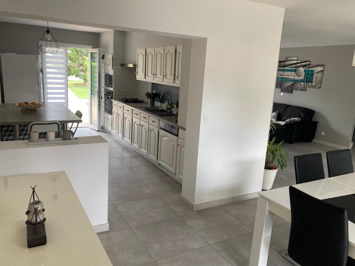 Maison Familiale Avec Jardin De 1500M2 Saint-Genes-de-Fronsac Экстерьер фото